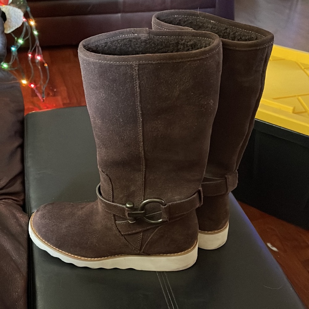 Boots - Picture 4 of 7